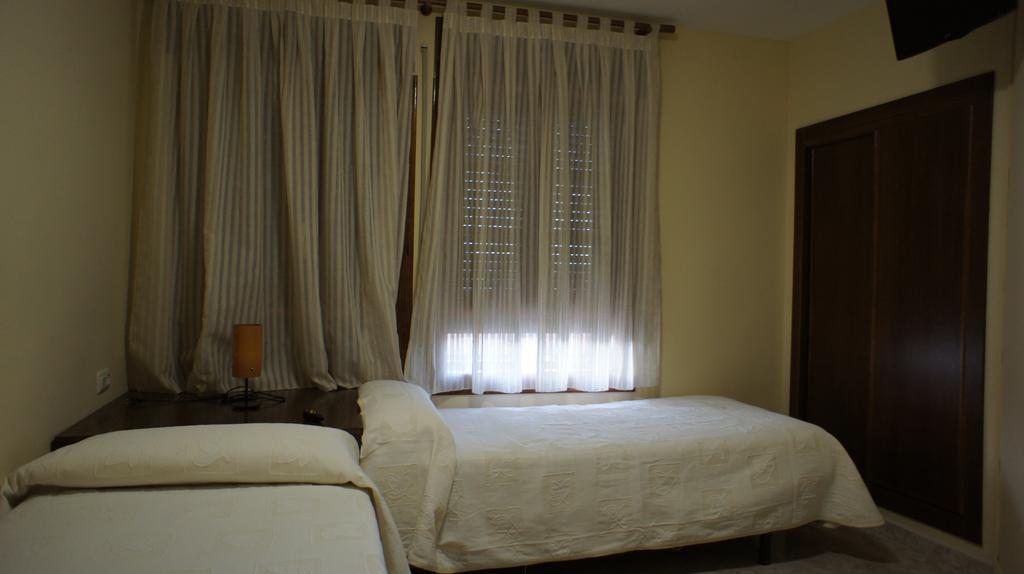 Hotel Puente Romano Алькантара Номер фото