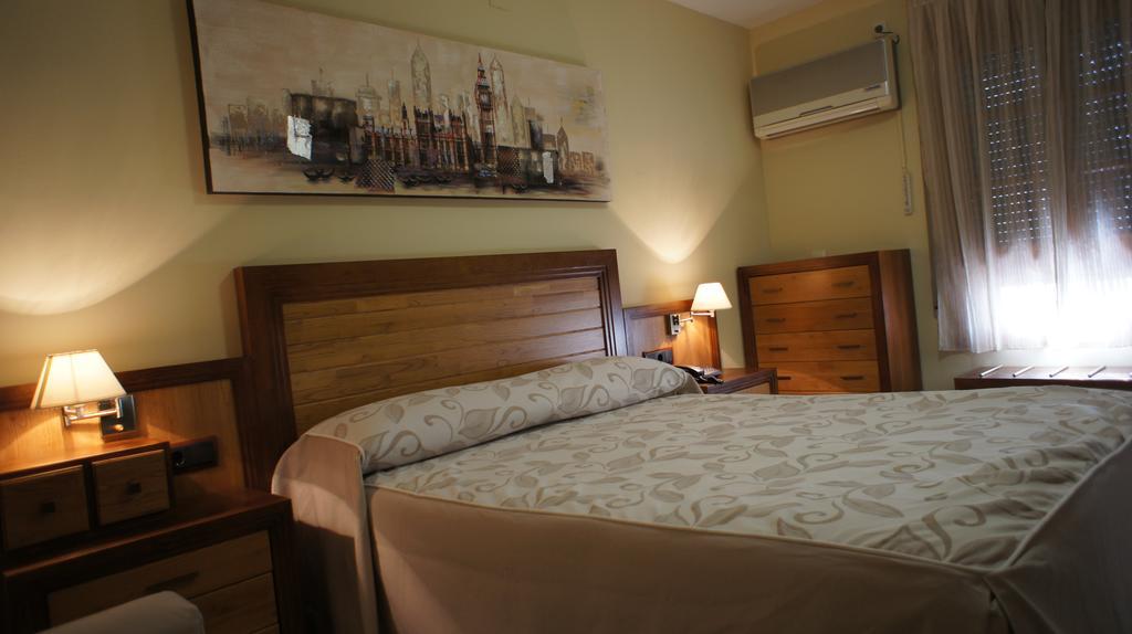 Hotel Puente Romano Алькантара Номер фото