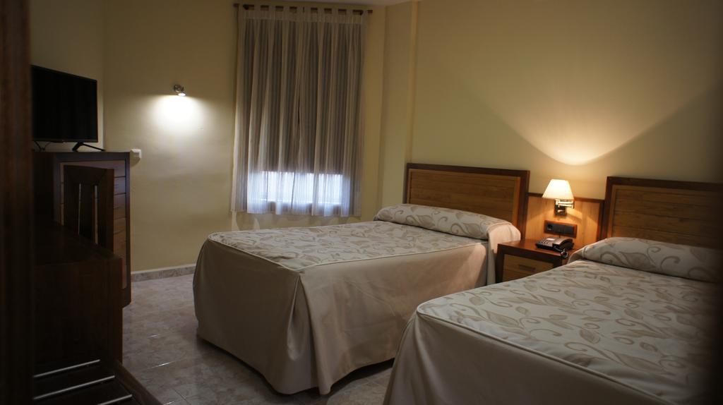 Hotel Puente Romano Алькантара Номер фото