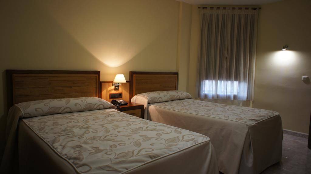Hotel Puente Romano Алькантара Номер фото