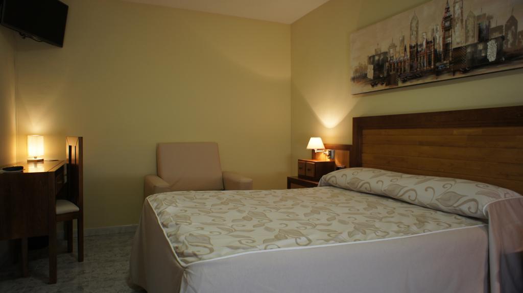Hotel Puente Romano Алькантара Номер фото