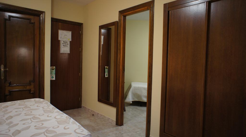 Hotel Puente Romano Алькантара Номер фото